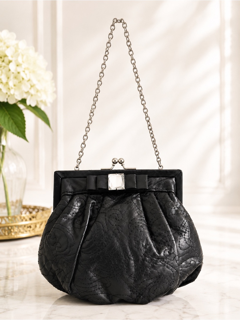 Cache Vintage Y2K Black Embroidered Kiss Lock Chain Shoulder Bag